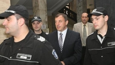 Алексей Петров ще лежи в кревата на Златистия